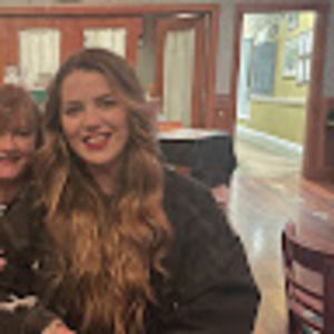 Meet your Posher, Caitlin
